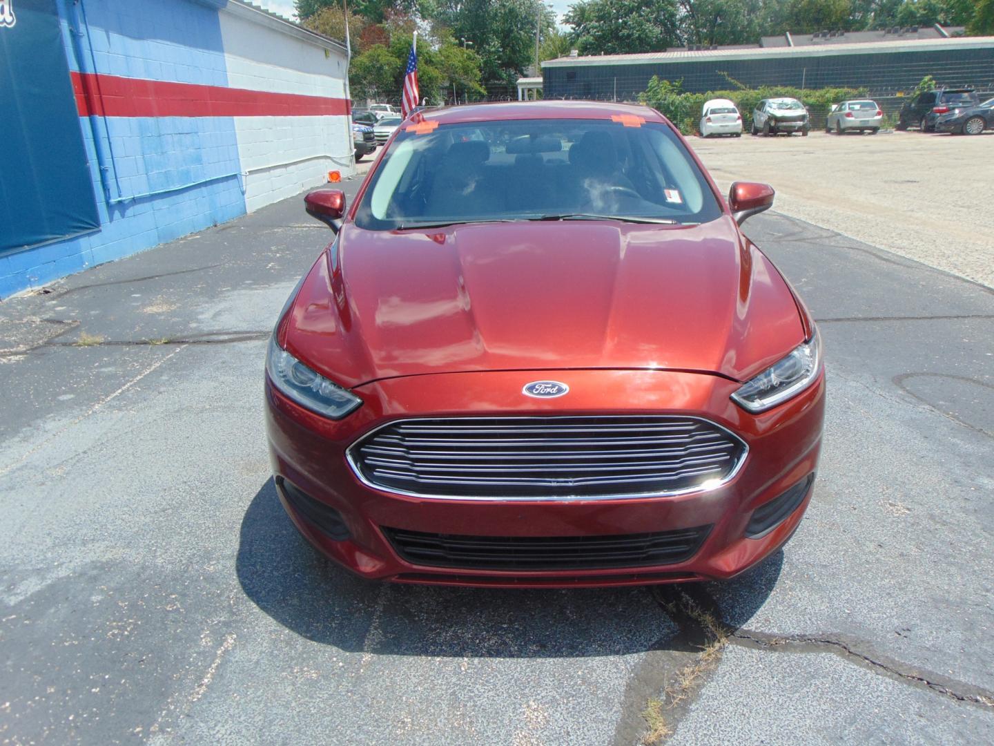 2014 Red Ford Fusion (3FA6P0G74ER) with an 4-Cyl 2.5 Liter engine, Automatic, 6-Spd transmission, located at 2105 Dixie Hwy, Louisville, KY, 40210, (502) 772-3333, 38.220932, -85.795441 - Unable to interpret response, please check raw response - Photo#3